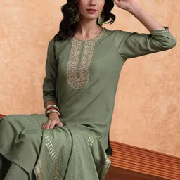 Royal Export Floral Embroidered Round Neck Straight Kurta With Trousers & Dupatta-image-77