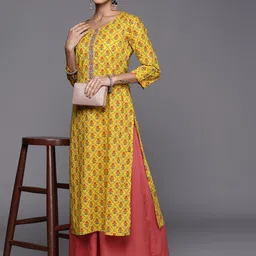 Varanga Women Yellow & Pink Ethnic Motifs Printed Sequin Cotton Kurta-image-40