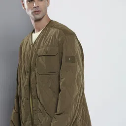 Tommy Hilfiger Men Solid V-Neck Water Resistant Packable Quilted Jacket-image-72