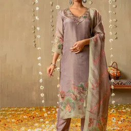 DRESOUL Women Floral Printed Regular Kurta with Trousers & With Dupatta-57