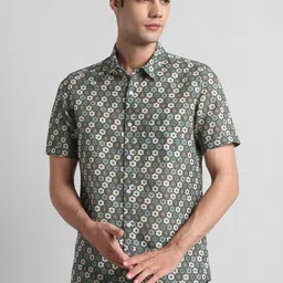 SIMON CARTER LONDON Slim Fit Geometric Printed Spread Collar Cotton Casual Shirt-image-93