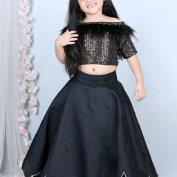 THE LITTLE CELEBS Girls Embellished Sequinned Ready to Wear Lehenga &-picture-3