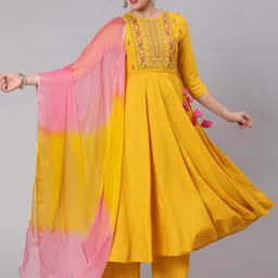 AADAT Floral Yoke Design Pleated Mirror Work Kurta With Trousers & Dupatta-picture-2