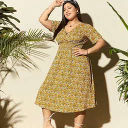 Berrylush Curve Plus Size Floral Printed V-Neck Fit & Flare Midi Dress-6