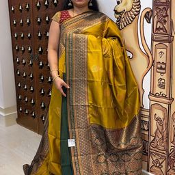 BerMondsey Ethnic Motifs Woven Design Zari Banarasi Saree-image-35