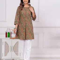 SARAI CREATIONS Floral Printed Round Neck Kurti-image-85