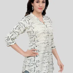 Saree Swarg Abstract Printed Kurti image 3