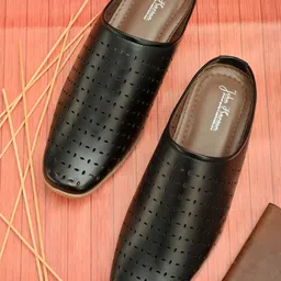 John Karsun Men Black Solid Clogs-image-55