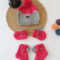 Woonie Infants Self Design Acrylic Beanie Cap With Booties & Mittens-7