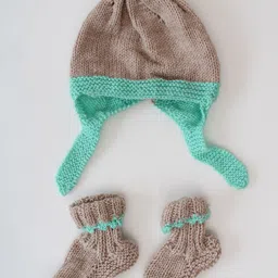 Woonie Infants Self Design Acrylic Beanie Cap With Booties & Mittens image 3