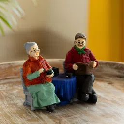 ExclusiveLane Italian Chit Chatting Old Couple Modern Figurine Decorative Showpiece-54