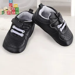 Baby Moo Unisex Kids Black Solid Leather Velcro Booties-62