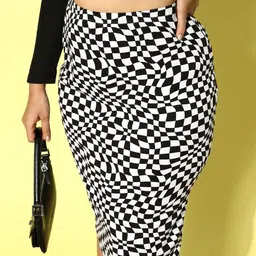 Berrylush Curve Plus Size Checked Back Slit Pencil Skirt image 2