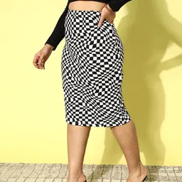 Berrylush Curve Plus Size Checked Back Slit Pencil Skirt image 4