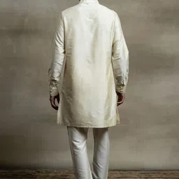 Tasva Men Cream-Coloured Textured Yoke Design Kurta with Pyjamas image 4