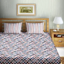 Aura Green & White Geometric Cotton 180 TC Queen Bedsheet with 2 Pillow Covers-image-77