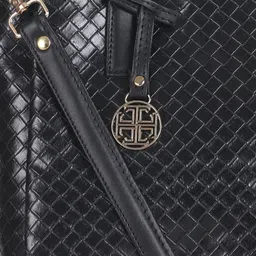 Toteteca PU Structured Handheld Bag with Quilted image 4