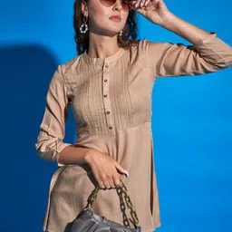 Sangria Sciffli Lace & Pin Tucked Detail Lonline A-Line Top-13