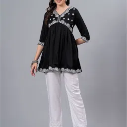 NEW4U Ethnic Motifs Printed V-Neck Embroidered Top-picture-20