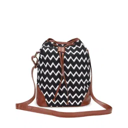 Lychee bags Women Black Geometric Backpack-38