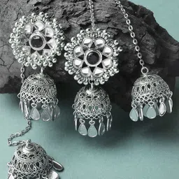 KARATCART Silver Plated Kundan Studded Jhumkas Earrings-21