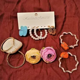 FEMMIBELLA Set of 5 Gold-Plated Pearls Hoop Earrings-18