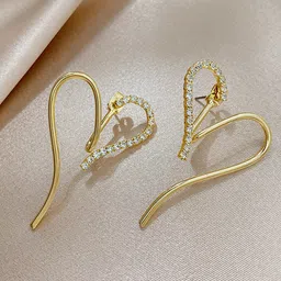 VAGHBHATT Heart Shaped Studs Earrings image 3