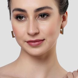 Bohey by KARATCART Gold-Plated Geometric Half Hoop Earrings image 3