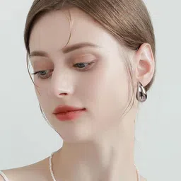 VAGHBHATT Silver- Plated Teardrop Shaped Stud Earrings image 2