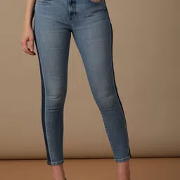 Wrangler Women Skinny Fit Mid-Rise Light Fade Cotton Jeans-image-82