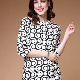 plusS Geometric Printed Band Collar Top-picture-58