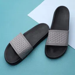 Pampy Angel Men Grey & Black Printed Rubber Flip Flops-image-5