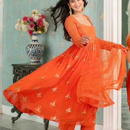 Label Shaurya Sanadhya Ethnic Motifs Embroidered Sequinned Kurta with Pyjamas & Dupatta image 3