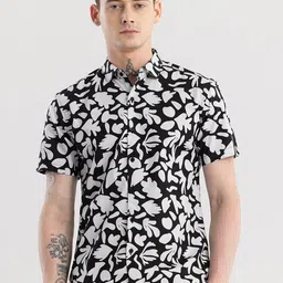 Snitch Classic White & Black Slim Fit Spread Collar Printed Cotton Casual Shirt-image-22