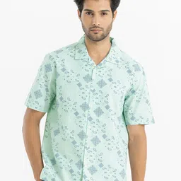 Snitch Green Geometric Printed Classic Boxy Fit Casual Cotton Shirt-image-99