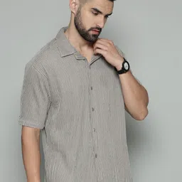 Maniac Cuban Collar Short Sleeves Relaxed Striped Casual Cotton Shirt-image-54