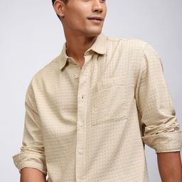 HIGHLANDER Men Spread Collar Textured Cotton Casual Shirt-image-66