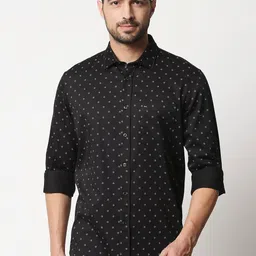 Basics Men Green & Off-White Slim Fit Ditsy Geometric Print Cotton Casual Shirt-image-46