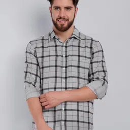 Vastraa Fusion Checked Casual Shirt-image-3