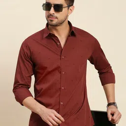 INVICTUS Original Slim Fit Micro Ditsy Printed Pure Cotton Casual Shirt-image-83