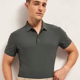 THE BEAR HOUSE Men Solid Polo Collar T-shirt-image-48