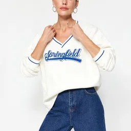 Trendyol Typography Printed V-Neck Drop Shoulder Sleeves Pullover-image-91