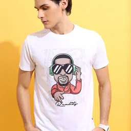 HIGHLANDER White Graphic Printed Relaxed Fit T-Shirt-image-32