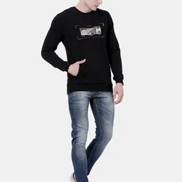 t-base Graphic Printed Pullover image 2