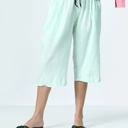 BAESD Pack Of 2 Women Solid Capris-image-11