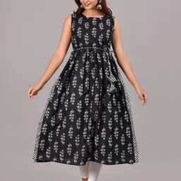 SkyaSia Floral Printed Sleeveless Pure Cotton Kurta-picture-28