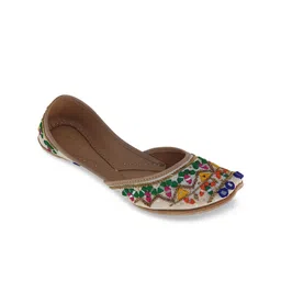 Fulkari Women Gold-Toned Embellished Ethnic Mojaris Flats-picture-17