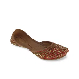Fulkari Women Red Embellished Leather Ethnic Mojaris Flats-picture-21
