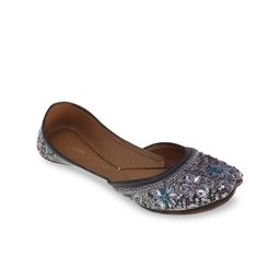 Fulkari Women Grey Ethnic Mojaris Flats-image-100