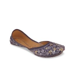Fulkari Women Grey Embellished Leather Ethnic Mojaris Flats-image-124